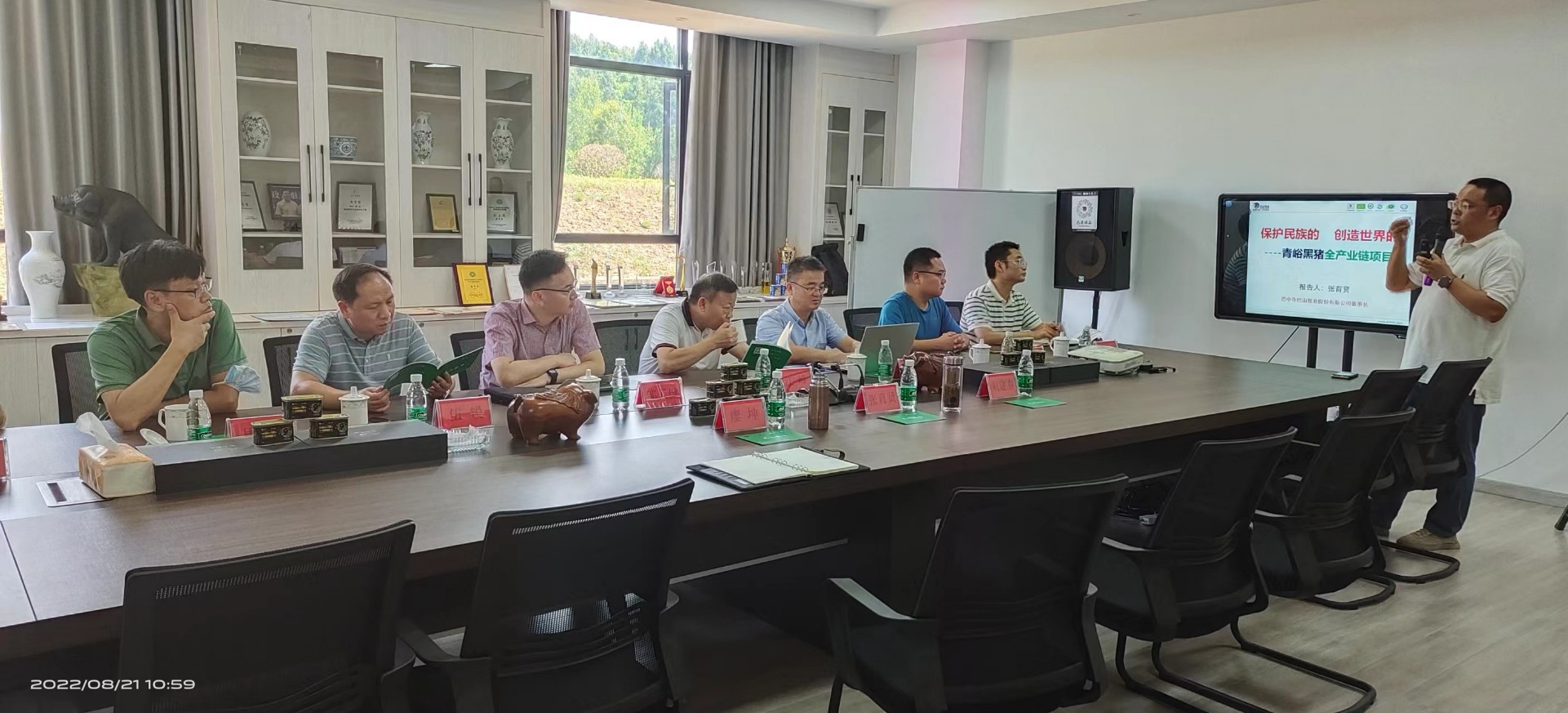 綿陽創(chuàng)新科技產(chǎn)業(yè)技術(shù)研究院管委會主任江峰率成都精創(chuàng)萬融科技有限公司執(zhí)行董事伍銳等專家及投資人團(tuán)隊來我公司考察參觀學(xué)習(xí)